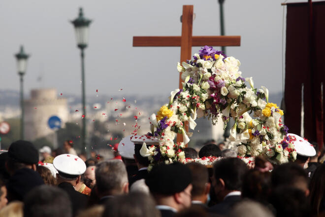 Περιφορά του πρώτου επιταφίου του Αγίου Μηνά στη Θεσσαλονίκη / Φωτογραφία: Eurokinissi