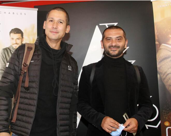 Ο Σωτήρης Κοντιζάς με τον Λεωνίδα Κουτσόπουλο στο θέατρο/ φωτογραφία από ndpphoto.gr