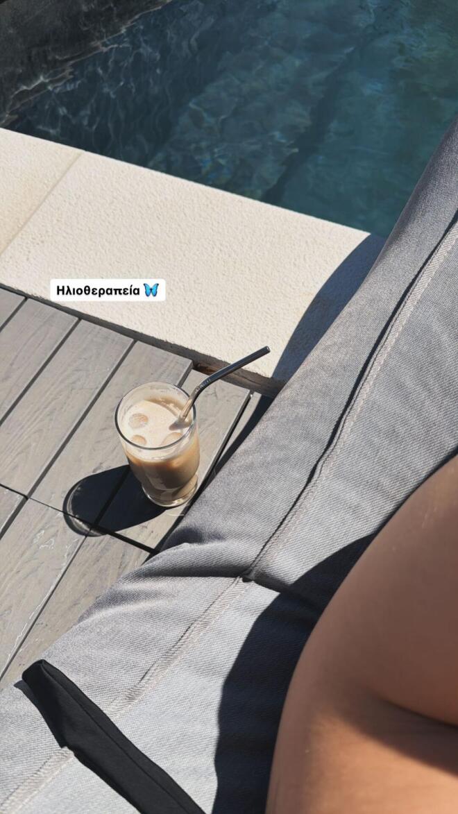 Πρώτο μπάνιο για τη Γαρυφαλλιά Καληφώνη