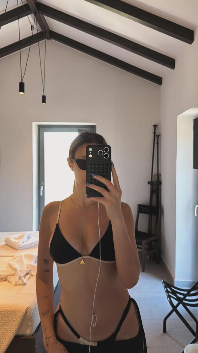 Πρώτο μπάνιο για τη Γαρυφαλλιά Καληφώνη