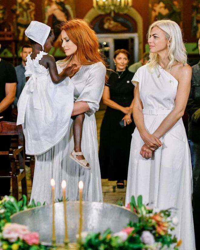 Σίσσυ Χρηστίδου: Πάσχα στην Κέρκυρα με τη βαφτιστήρα της, Έιντα