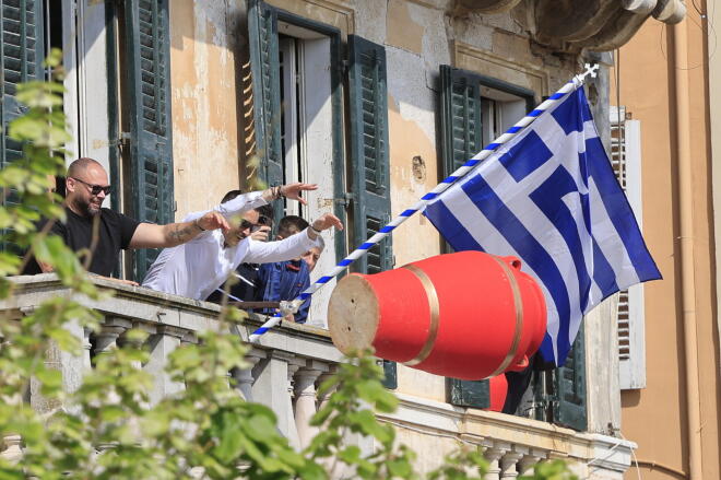 σπάσιμο μπότηδων Κέρκυρα 1