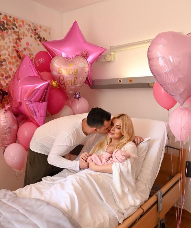 Κατερίνα Καινούργιου: Η νέα φωτογραφία με την κορούλα της και το μήνυμά της