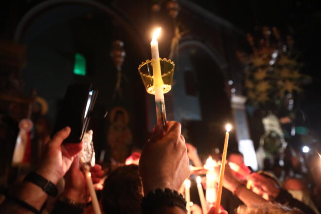 Έφτασε στην Αθήνα το Άγιο Φως από την Ιερουσαλήμ