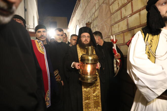 Έφτασε στην Αθήνα το Άγιο Φως από την Ιερουσαλήμ