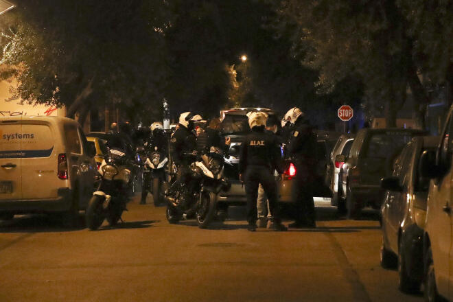 νέος κόσμος ανάσταση αστυνομική παρουσία 3