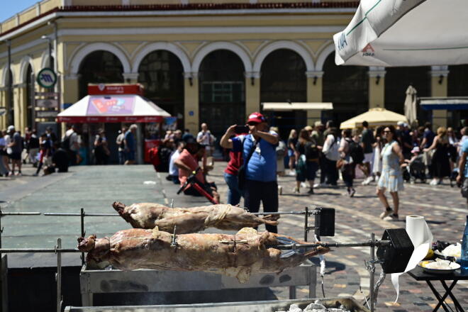 σούβλες στο Μοναστηράκι 1