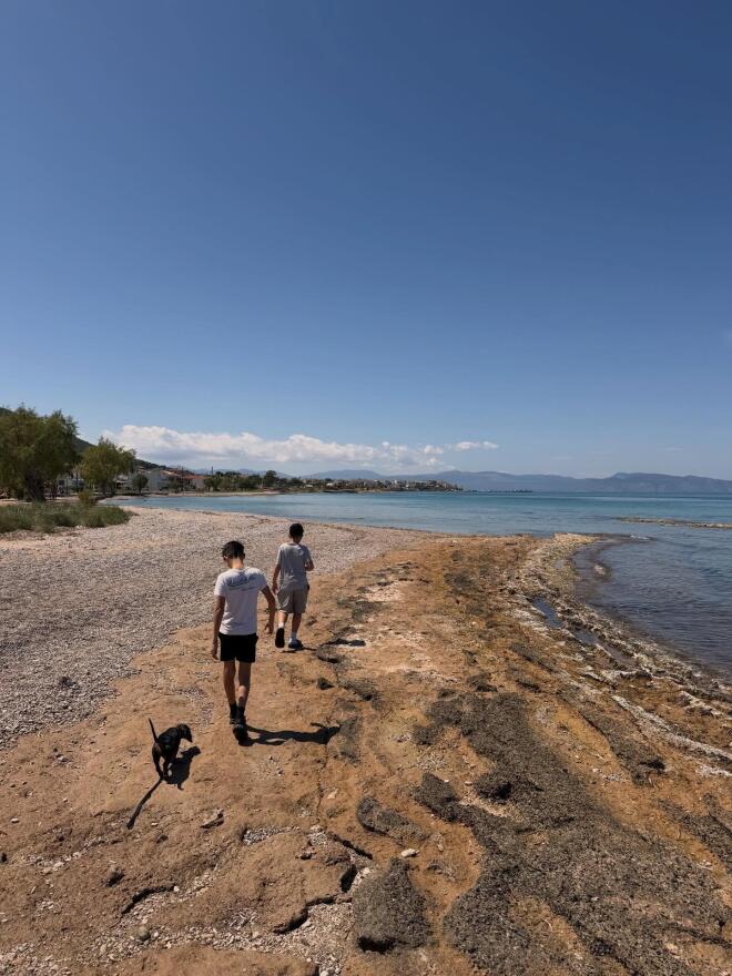 Κατερίνα Παπουτσάκη: Από Πάσχα... καλοκαίρι στο αγαπημένο της Αγκίστρι!