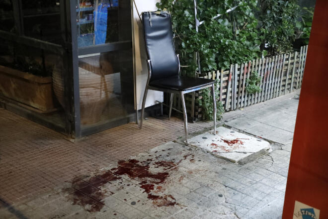 Μαχαίρωσαν και λήστεψαν 50χρονο περιπτερά στα Εξάρχεια