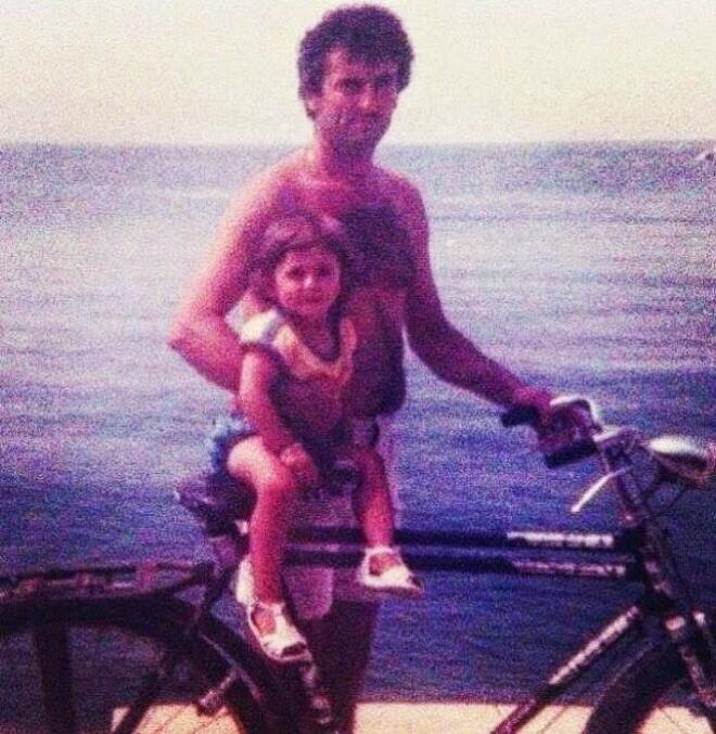 «Νταντάκι μου, σ’αγαπάω πολύ! Θα είμαστε πάντα μαζί!🤍🕊️», είχε γράψει η Φωτεινή Πετρογιάννη για την απώλεια του πατέρα της