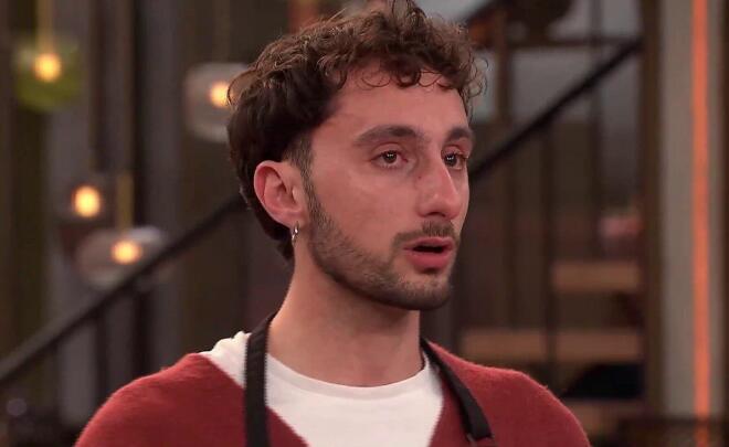 Ο Γιώργος Αχλαδιώτης είναι ο παίκτης που αποχωρεί από το MasterChef