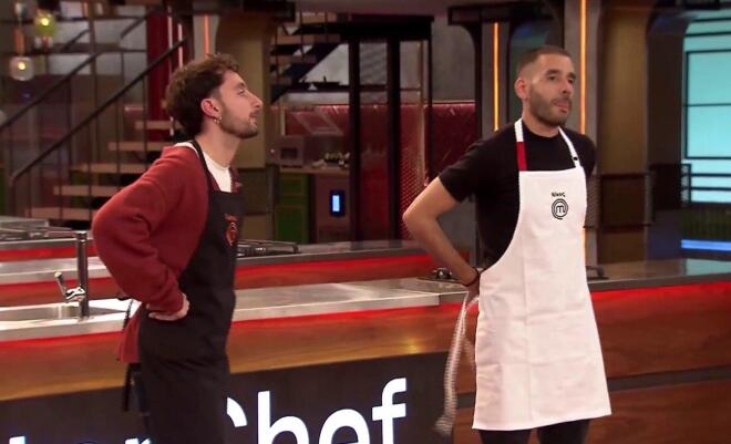 MasterChef: Ο Νίκος είχε καλύτερο πιάτο και πήρε τη λευκή ποδιά