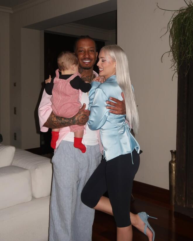 Light - Άννα Θεοδωρίδη: Φωτογραφίζονται με τον έξι μηνών γιο τους