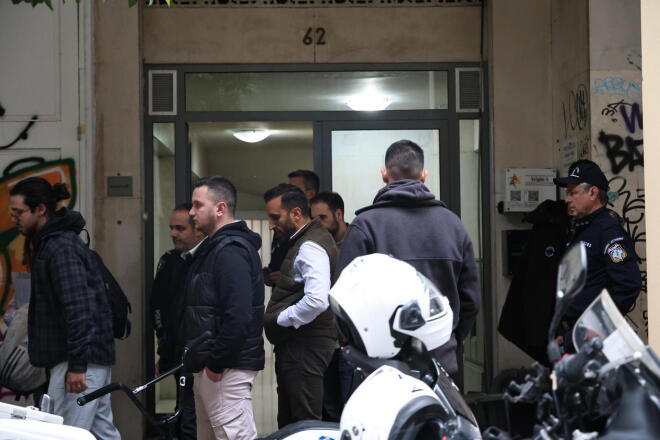 Μαρτυρία για όσα έγιναν έδωσε ένοικος της ίδιας πολυκατοικίας, όπως μετέδωσε η ΕΡΤ, και υποστήριξε ότι ξύπνησε από κραυγές τα ξημερώματα.