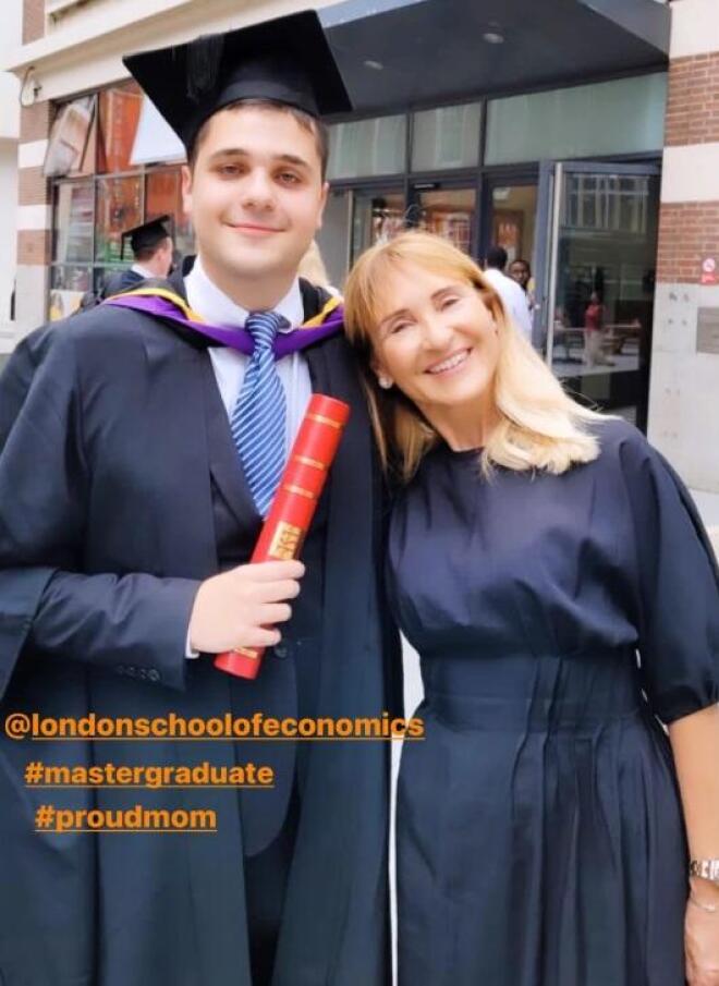 Mάρα Ζαχαρέα: Βόλτα με τον γιο της Βασίλη