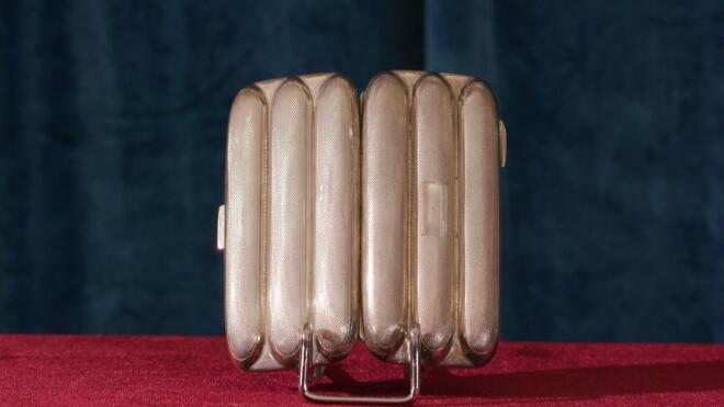 CASH OR TRASH: Ένα μικρό σετ με ουράνιο εντυπωσιάζει τον Δεμερτζή