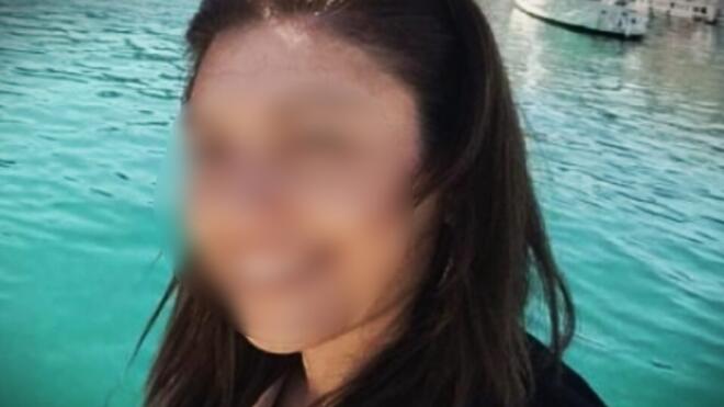 η Ελευθερία εντοπίστηκε νεκρή μέσα στο αυτοκίνητό της, στο πίσω κάθισμα, στην περιοχή της Αγίας Βαρβάρας στο Ηράκλειο.