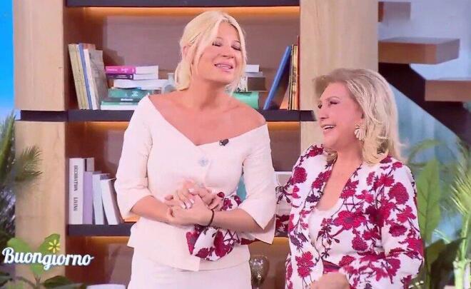 Λίτσα Πατέρα: Ξέσπασε σε κλάματα στην αγκαλιά της Φαίης Σκορδά