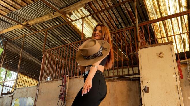 Ρούλα Παπαθανασίου: Το νέο της τσιφτετέλι «Με Ζηλεύεις Πολύ»