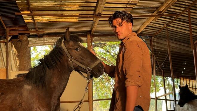 Ρούλα Παπαθανασίου: Το νέο της τσιφτετέλι «Με Ζηλεύεις Πολύ»