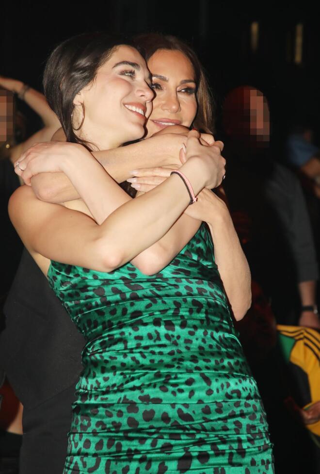 Δέσποινα Βανδή & Μελίνα Νικολαΐδη: Fashion στιγμές σε βραδινή έξοδο