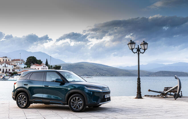 BYD ATTO 2 DM-i: Σύντομη δοκιμη στην Ελλάδα--Εκδόσεις και τιμές  