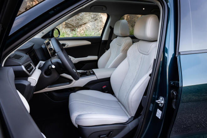 BYD ATTO 2 DM-i: Σύντομη δοκιμη στην Ελλάδα--Εκδόσεις και τιμές  