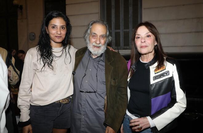 Η Aurora Marion με τον πατέρα της, Κώστα Αρζόγλου και τη Βάνα Πεφάνη / NDP Photo Agency - Έλλη Πουπουλίδου