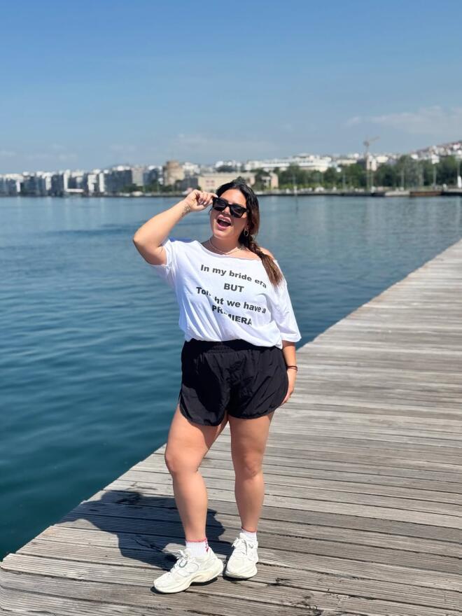 Δανάη Μπάρκα: Η φωτογραφία με το μπλουζάκι που επιβεβαιώνει τον γάμο της/ instagram