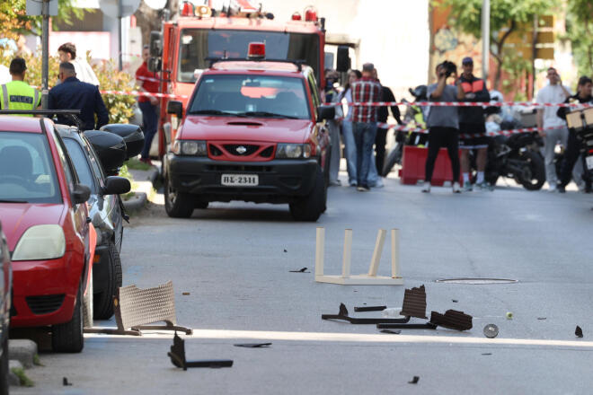 20χρονος φοιτητής στη Θεσσαλονίκη απειλούσε να πέσει στο κενό και πετούσε αντικείμενα στον δρόμο