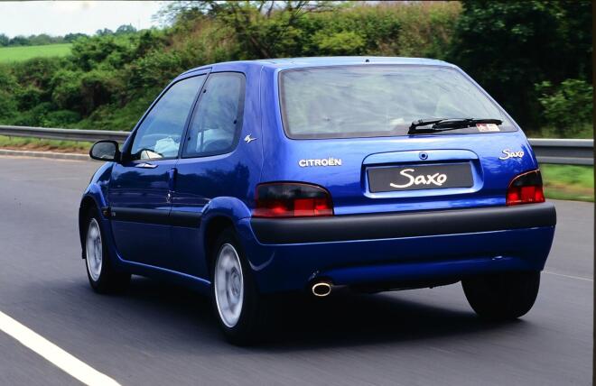 Citroen Saxo VTS: Έβαζε τα... γυαλιά σε υπεραυτοκίνητα