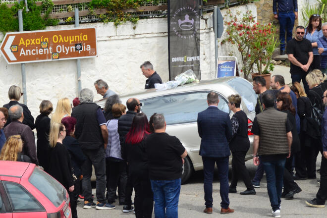 Κηδεία του 13χρονου Κωνσταντίνου που σκοτώθηκε με πατίνι στην Ηλεία/ φωτογραφία ΙΝΤΙΜΕ ΠΑΠΑΙΩΑΝΝΟΥ ΔΗΜΗΤΡΗΣ