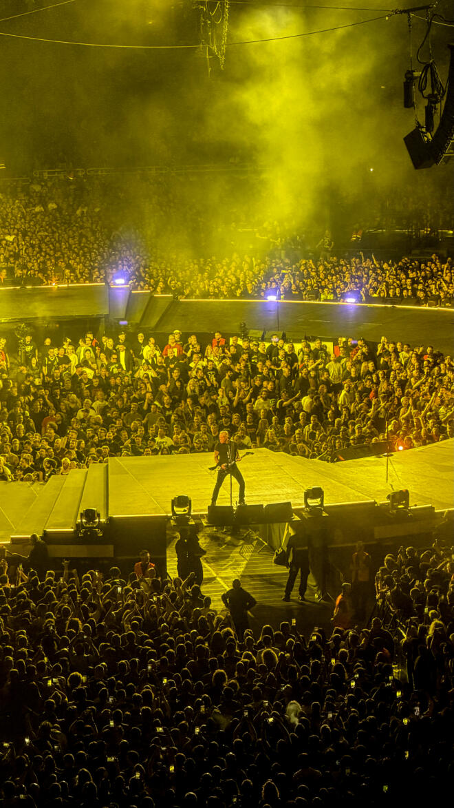 Σείστηκε το ΟΑΚΑ με τους Metallica:Έπαιξαν το συρτάκι του Ζορμπά και Τρύπες