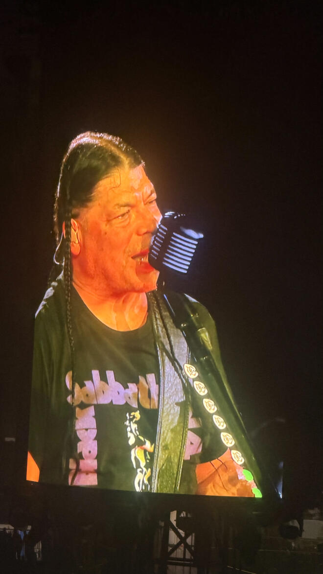 Σείστηκε το ΟΑΚΑ με τους Metallica:Έπαιξαν το συρτάκι του Ζορμπά και Τρύπες
