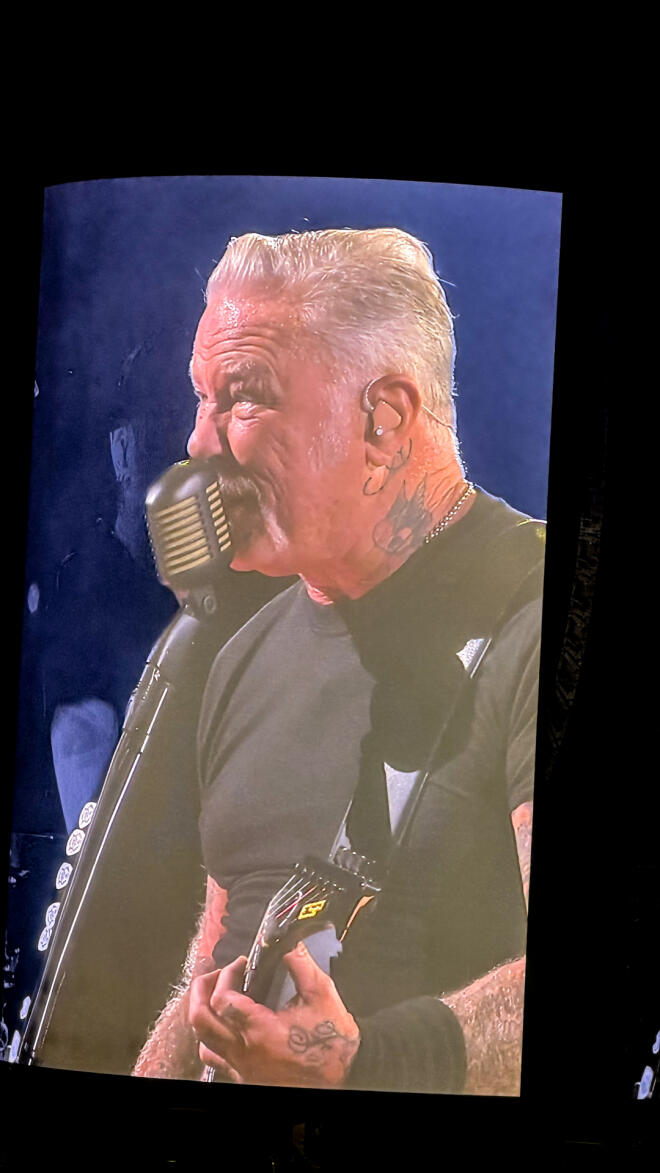 Σείστηκε το ΟΑΚΑ με τους Metallica:Έπαιξαν το συρτάκι του Ζορμπά και Τρύπες