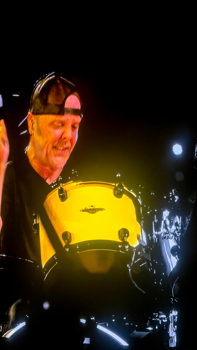 Σείστηκε το ΟΑΚΑ με τους Metallica:Έπαιξαν το συρτάκι του Ζορμπά και Τρύπες