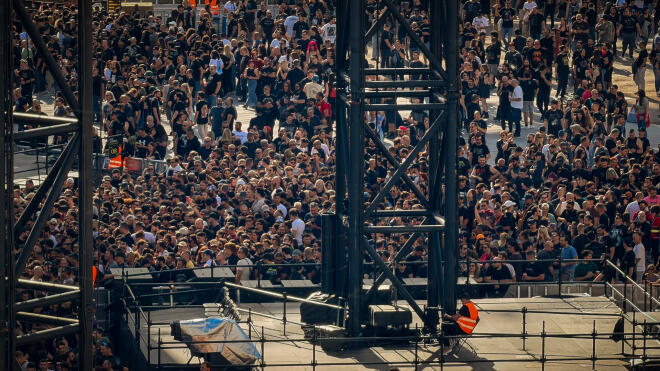 Σείστηκε το ΟΑΚΑ με τους Metallica:Έπαιξαν το συρτάκι του Ζορμπά και Τρύπες