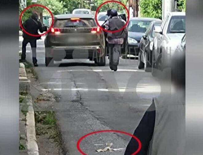 H στιγμή που διαφεύγουν οι ληστές μετά τη ληστεία σε τράπεζα στην Κάτω Τιθορέα