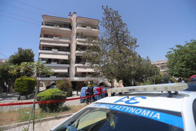 H πολυκατοικία από όπου έπεσεαν οι 17χρονες στην Ηλιούπολη - Eurokinissi