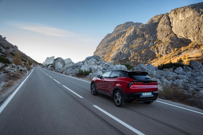 Alfa Romeo Junior Ibrida: Με 27.990 ευρώ και 8 χρόνια εργοστασιακή εγγύηση