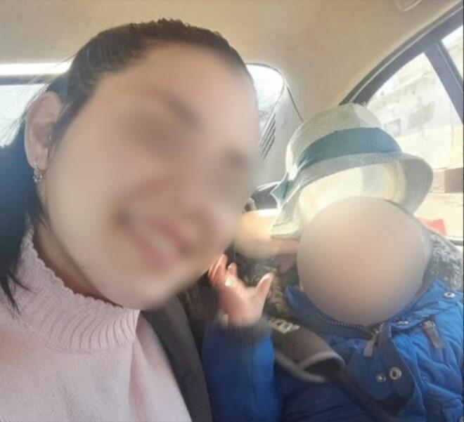 H 27χρονη μητέρα με τον μικρό Άγγελο
