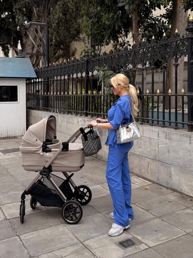 Κατερίνα Καινούργιου: Η Πρώτη Βόλτα Με Την Κόρη Της