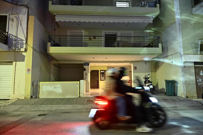 O σύντροφος της 24χρονης είπε ότι την ώρα που έπεσε στο κενό η γυναίκα βρισκόταν στο μπάνιο - Intimenews