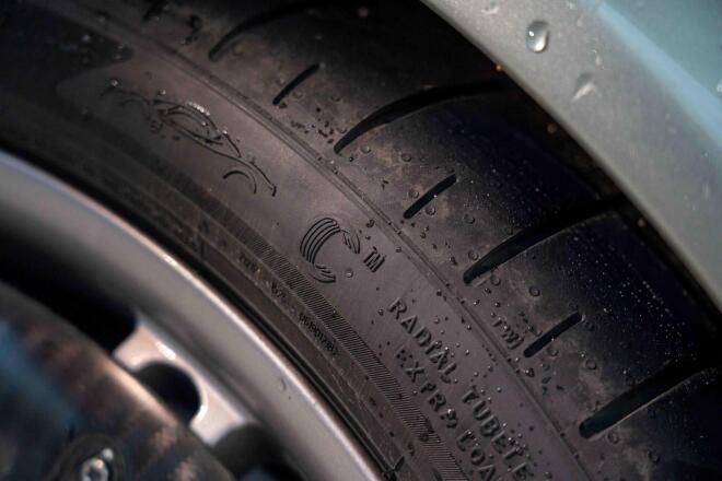 Pirelli: 1500 χιλιόμετρα με Pagani Utopia Roadster