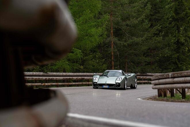 Pirelli: 1500 χιλιόμετρα με Pagani Utopia Roadster