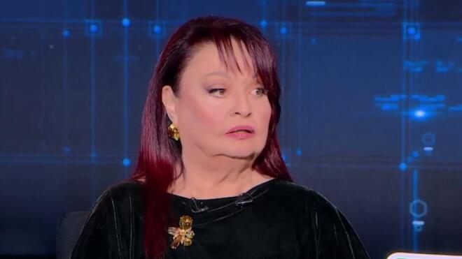 Η Μίρκα Παπακωνσταντίνου είναι η μία και μοναδική «Αλεξάνδρα Τριανταφύλλου» στο Σόι σου του Alpha