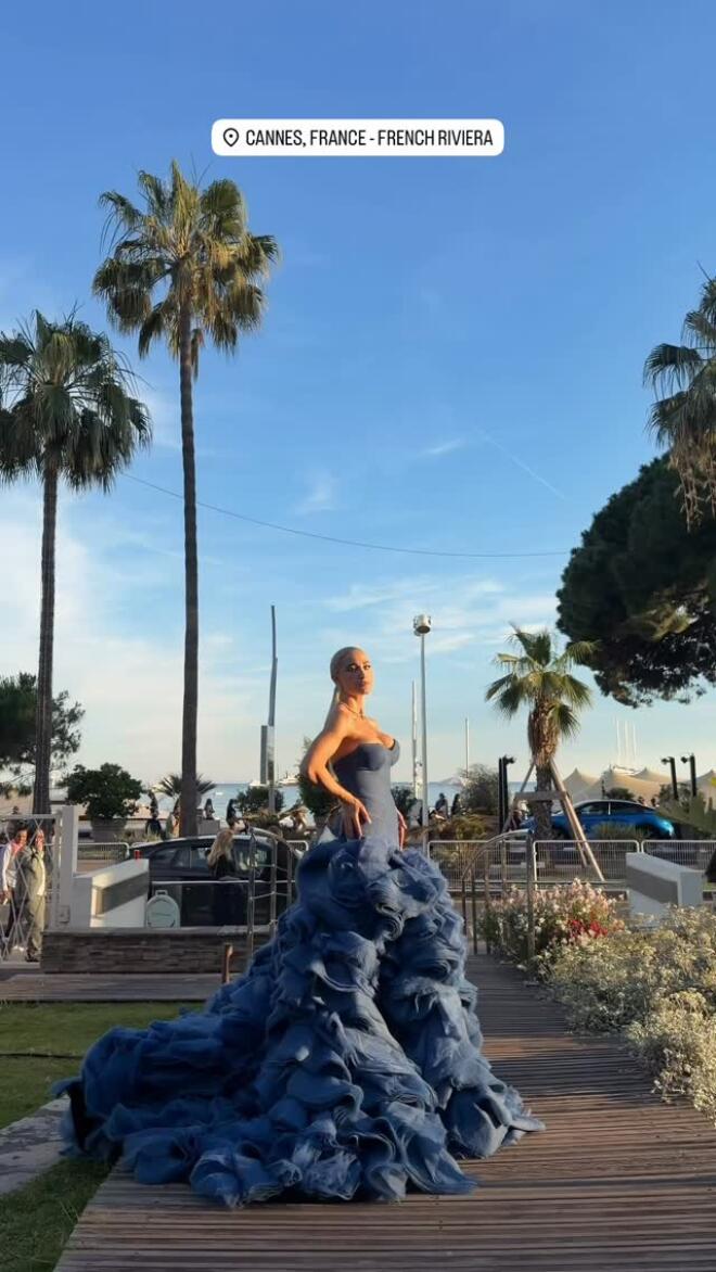 Ιωάννα Τούνη: Με iconic dress στις Κάννες - Περπάτησε στο κόκκινο χαλί