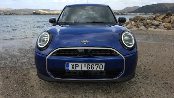 Οδηγούμε το πεντάθυρο MINI 1,5 με τους 156 ίππους