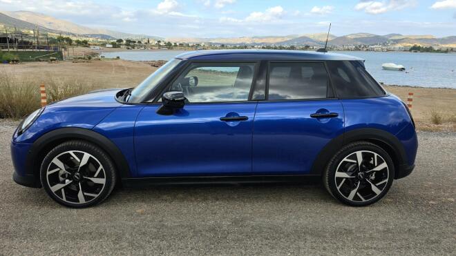 Οδηγούμε το πεντάθυρο MINI 1,5 με τους 156 ίππους