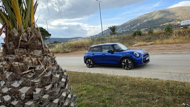Οδηγούμε το πεντάθυρο MINI 1,5 με τους 156 ίππους